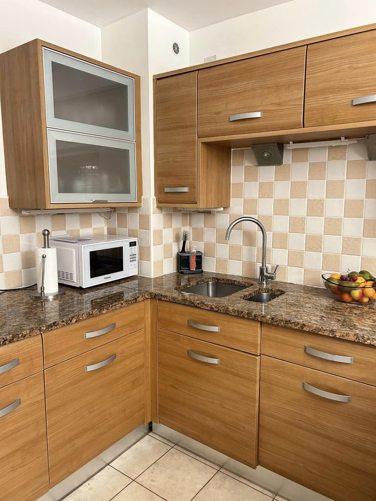 Transformation of an Edinburgh vinyl wrap kitchen Ian Merriman Hand